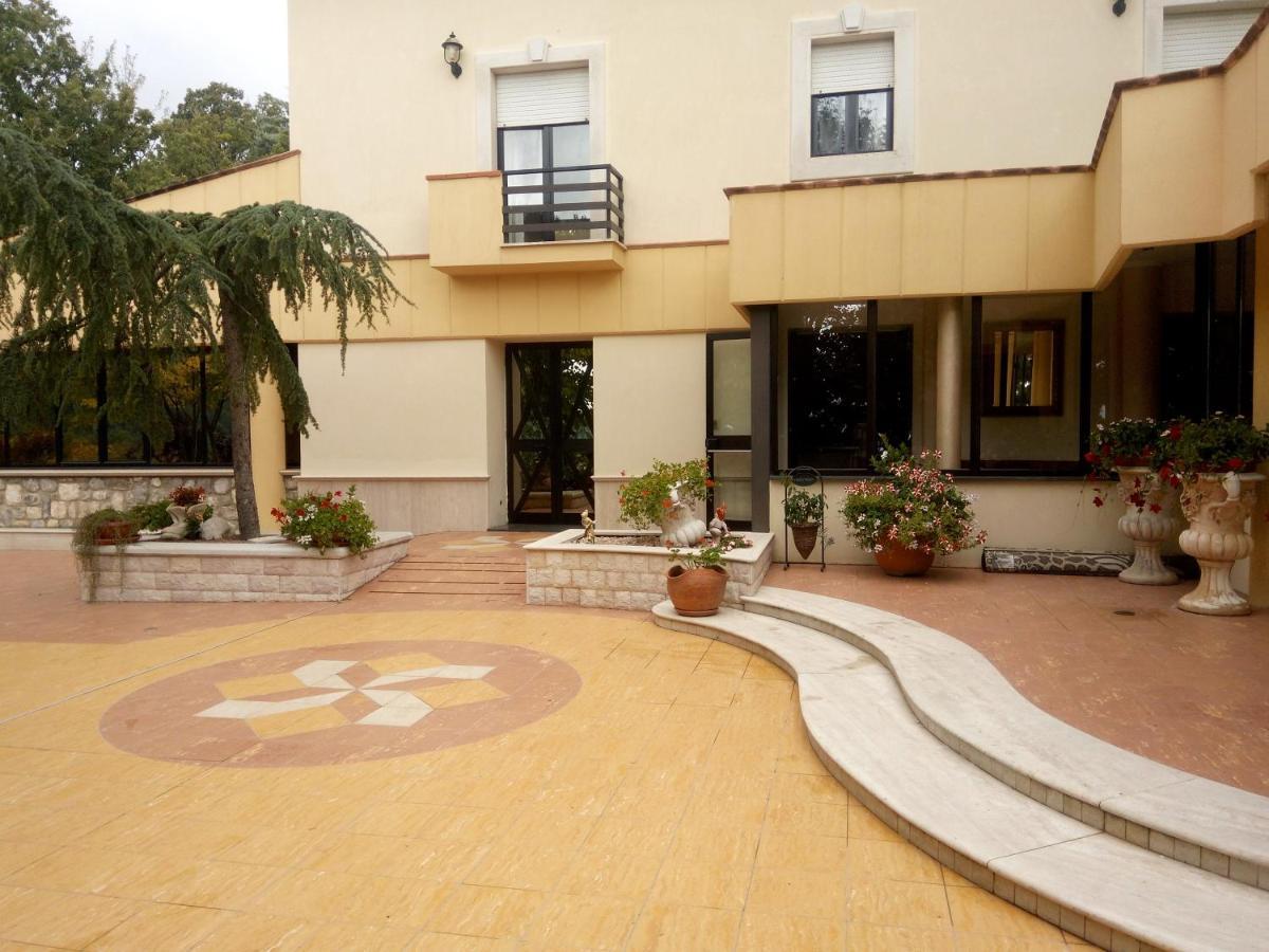 Hotel Al Querceto Tocco Caudio ภายนอก รูปภาพ